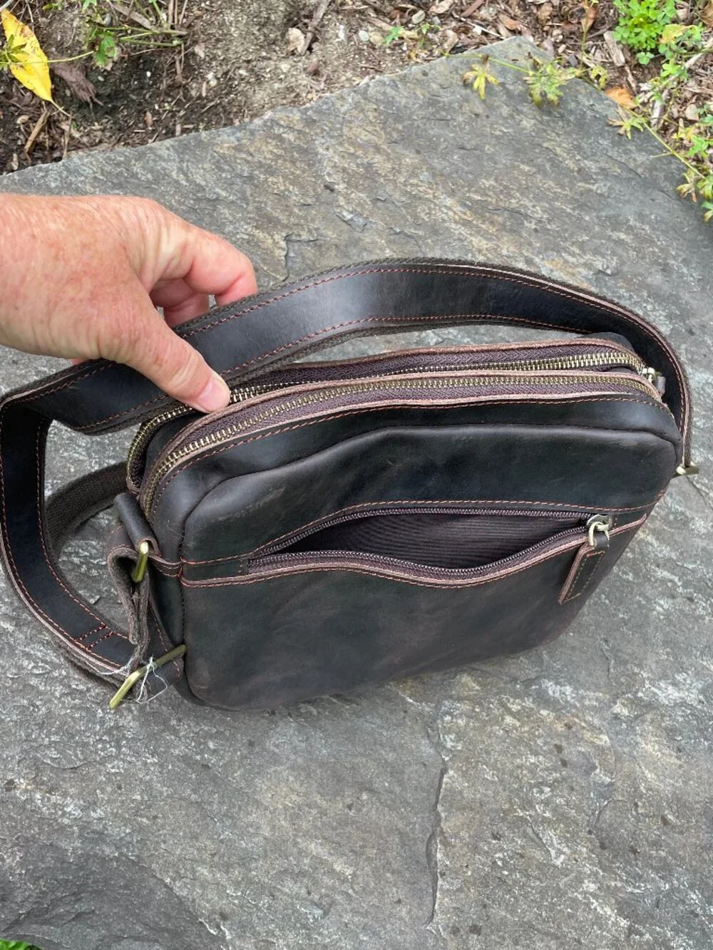 Men's Dark Brown Leather Messenger Bag W/ Multiple Zippered Pockets (NWOT)